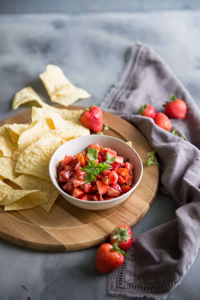 chips and strawberry salsa