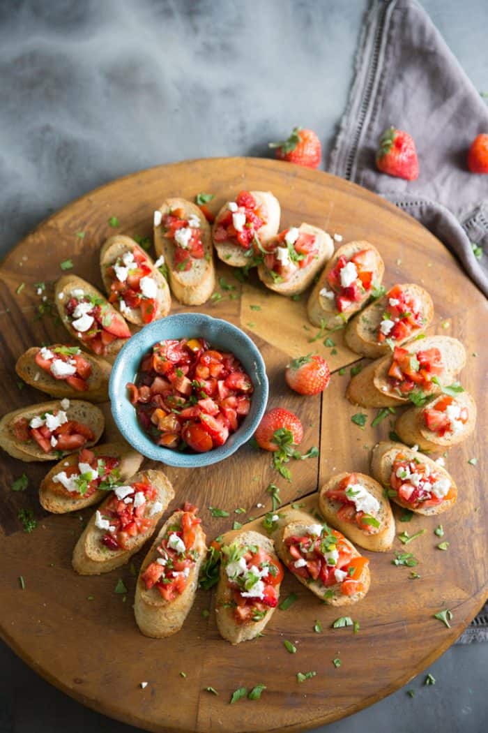 bruschetta recipe breads with sauce in the middle