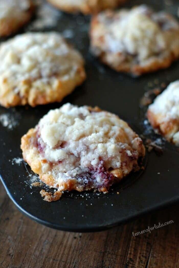 Lemon Raspberry Muffins to put you in the mood for spring! www.lemonsforlulu.com