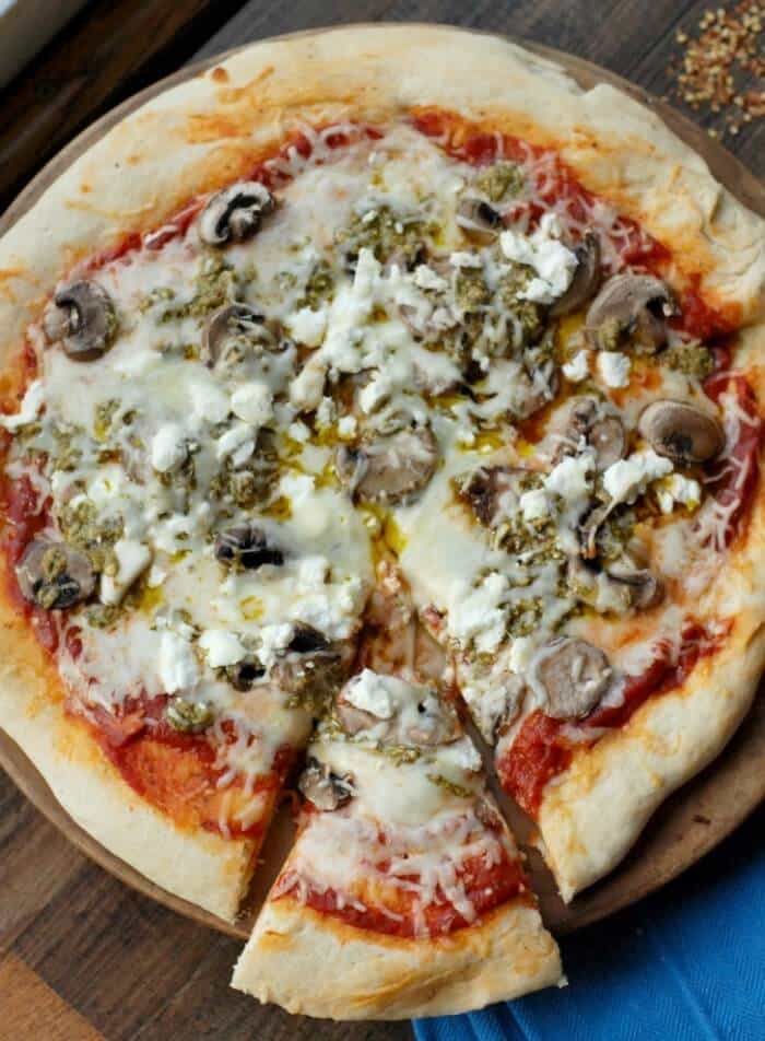 Pesto and Goat Cheese Pizza | lemonsforlulu.com