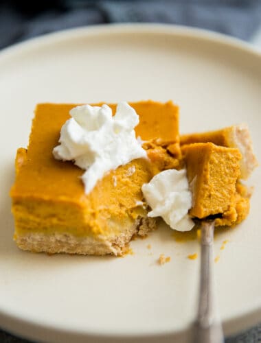Pumpkin pie bars with a fork