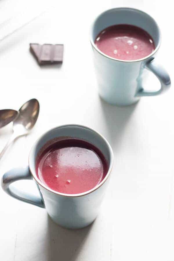 Red Velvet Chocolate Steamer is thick and rick with lots chocolate taste and that signature red velvet hue. Perfect for warm, cozy evenings! lemonsforlulu.com