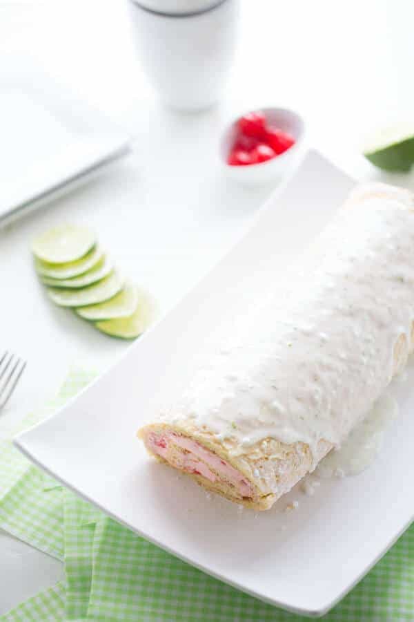A simple cake roll with a perfectly sweet and tart flavor combination! lemonsforlulu.com