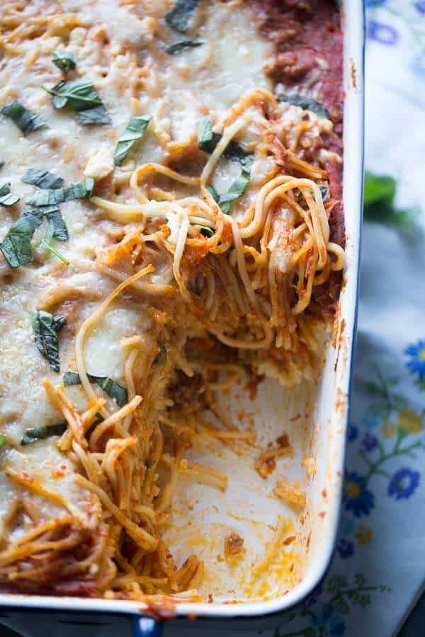 Easy baked spaghetti that will have the family asking for seconds! lemonsforlulu.com