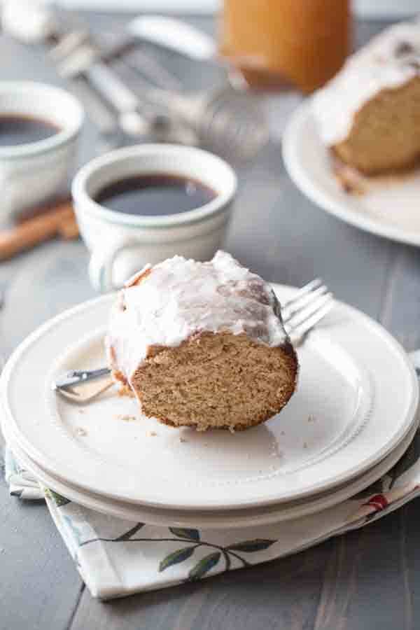This simple coffee cake recipe will make you wish for fall all year long. The distinct flavor of apple cider permeates through the cake. The sugar and spices are so fragrant and irresistible! lemonsforlulu.com