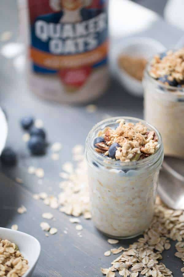 Blueberry crisp is the prodominent flavor in this easy overnight oats recipe! lemonsforlulu.com