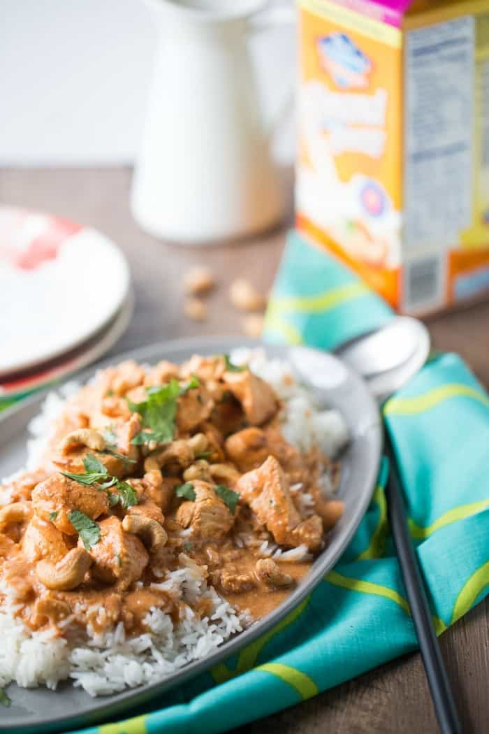 This easy Indian chicken curry is made with cashews and cashew milk for a creamy boost of flavor! lemonsforlulu.com