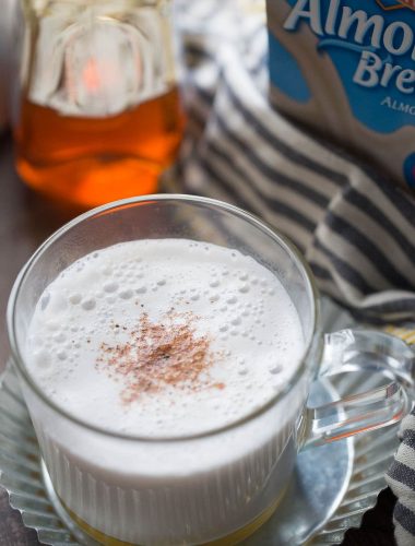 Almond milk is steamed with cinnamon, frothed and poured of honey! lemonsforlulu.com