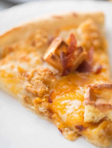 Easy chicken and waffles homemade pizza recipe will satisfy all your chicken and waffles cravings!