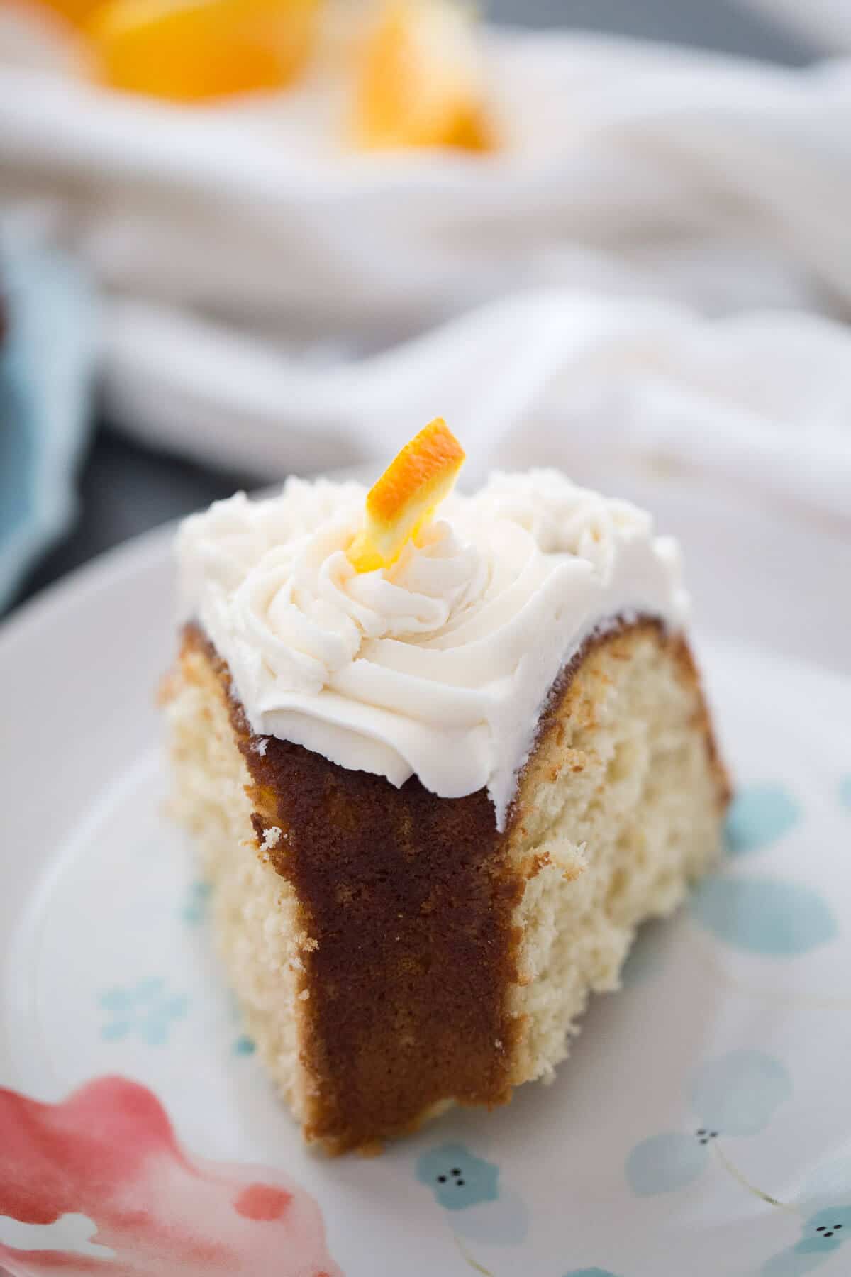 This simple bundt cake recipe is made to taste just like a mimosa cocktail; desserts with champagne are always good!