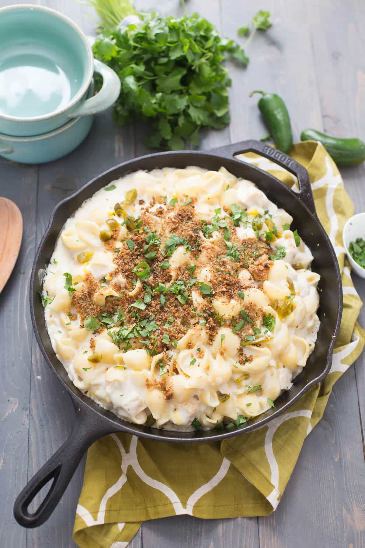 This Mexican mac and cheese is filled with ultra creamy goodness!