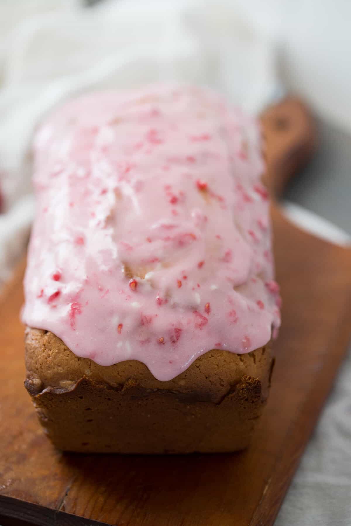 Key lime cake is a pound cake loaf coated with a simple and homemade raspberry glaze! lemonsforlulu.com