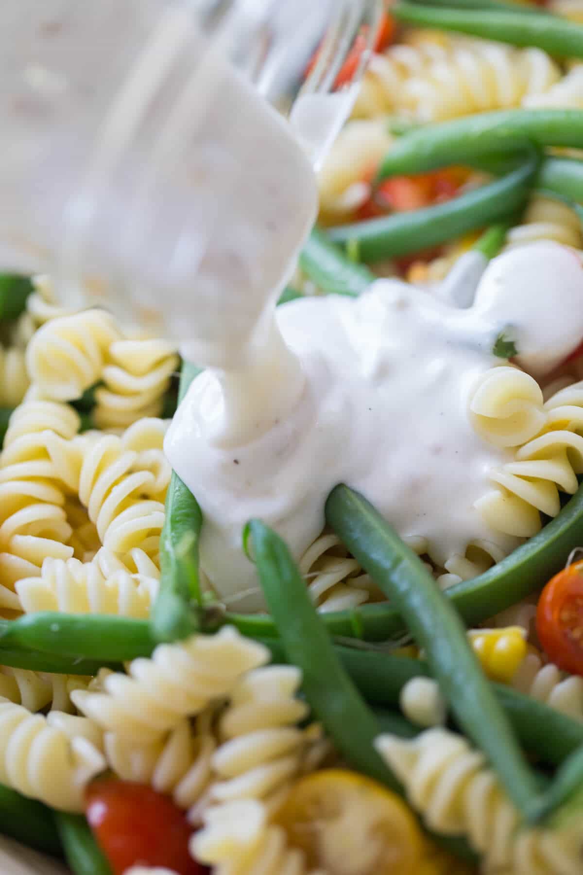 BBQ's and picnics need a good side dish, this vegetable pasta salad is perfect!