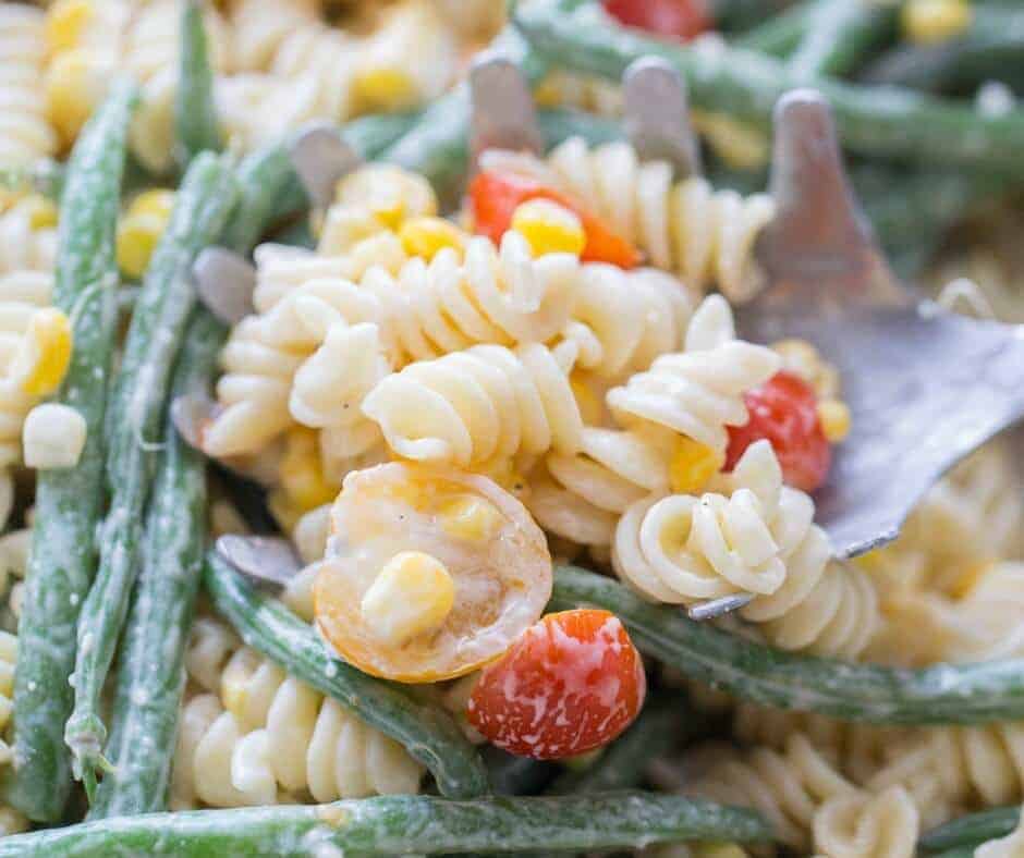 This vegetable pasta salad is perfect for your summer gatherings!