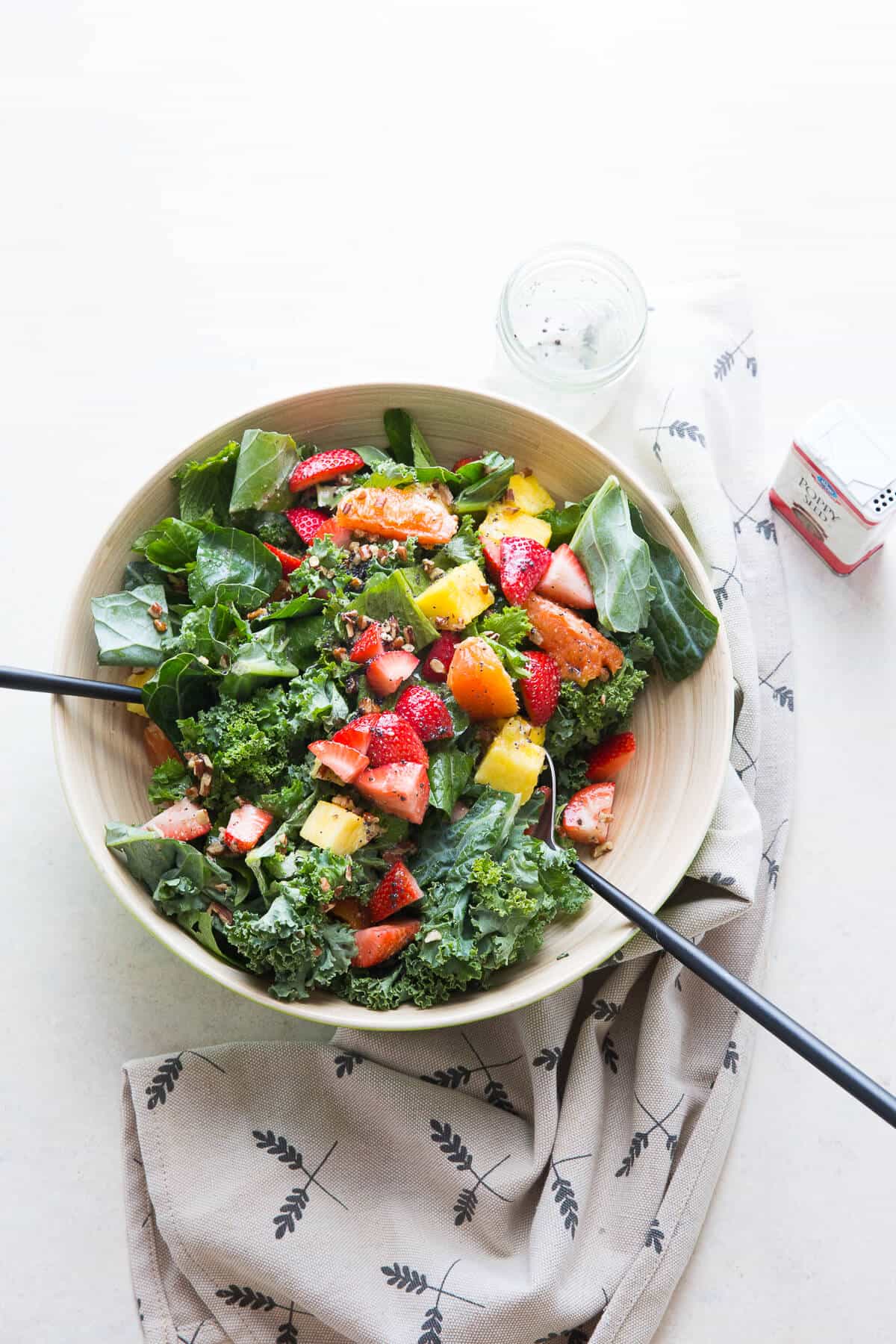 This citrus salad features juicy, fresh fruit and lots of greens! It is fresh and delicious!