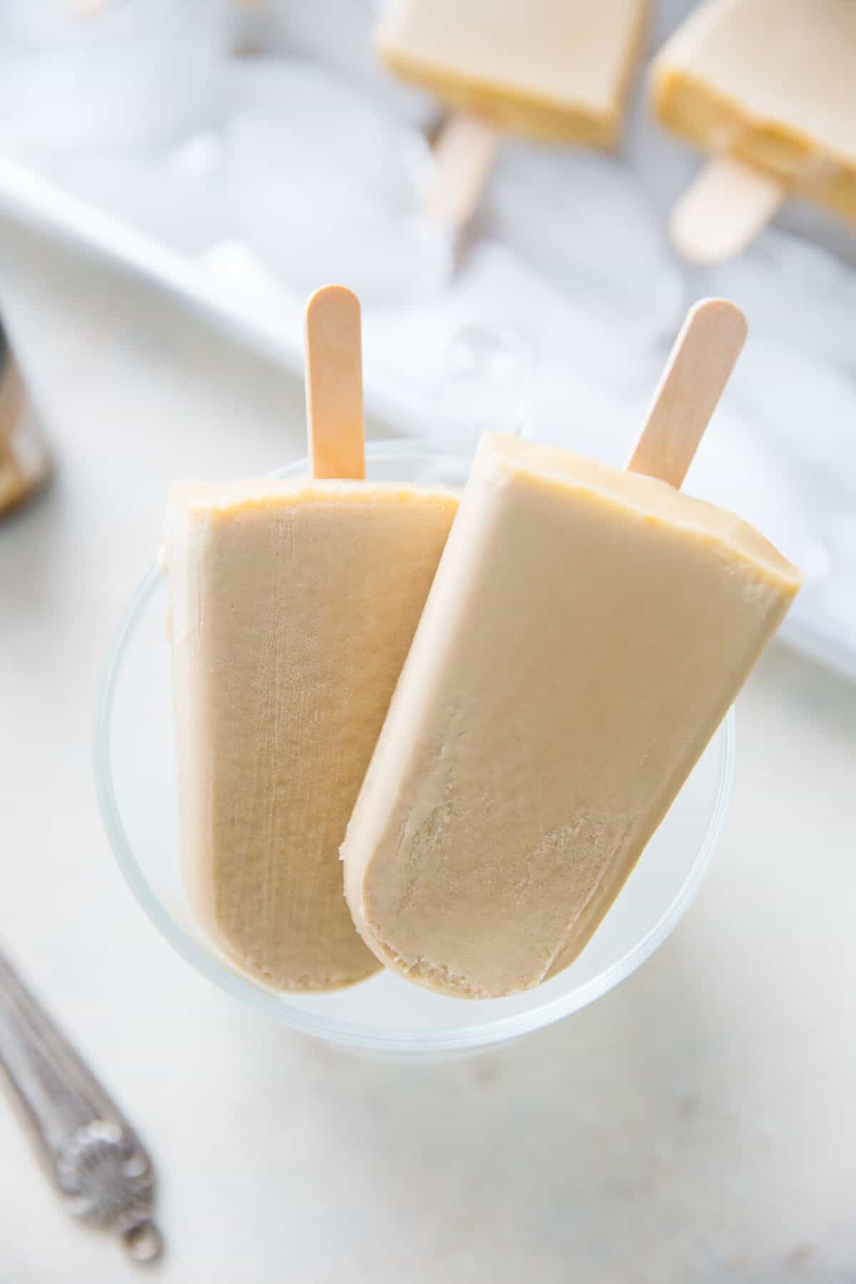 Dirty chai popsicles are the perfect blend of coffee and tea!