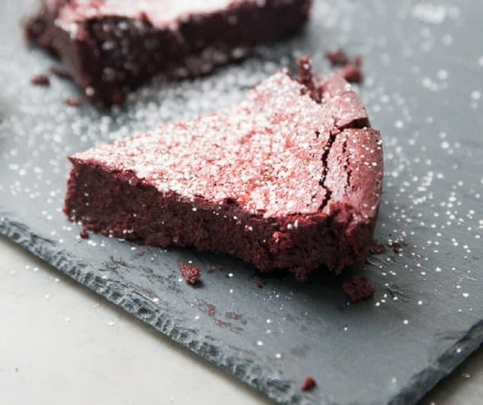How to make chocolate flourless cake