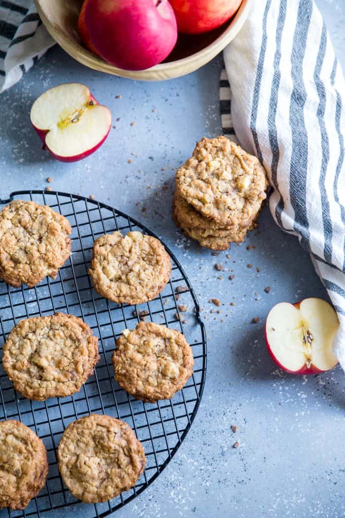 apple oatmeal cookies with halved apples