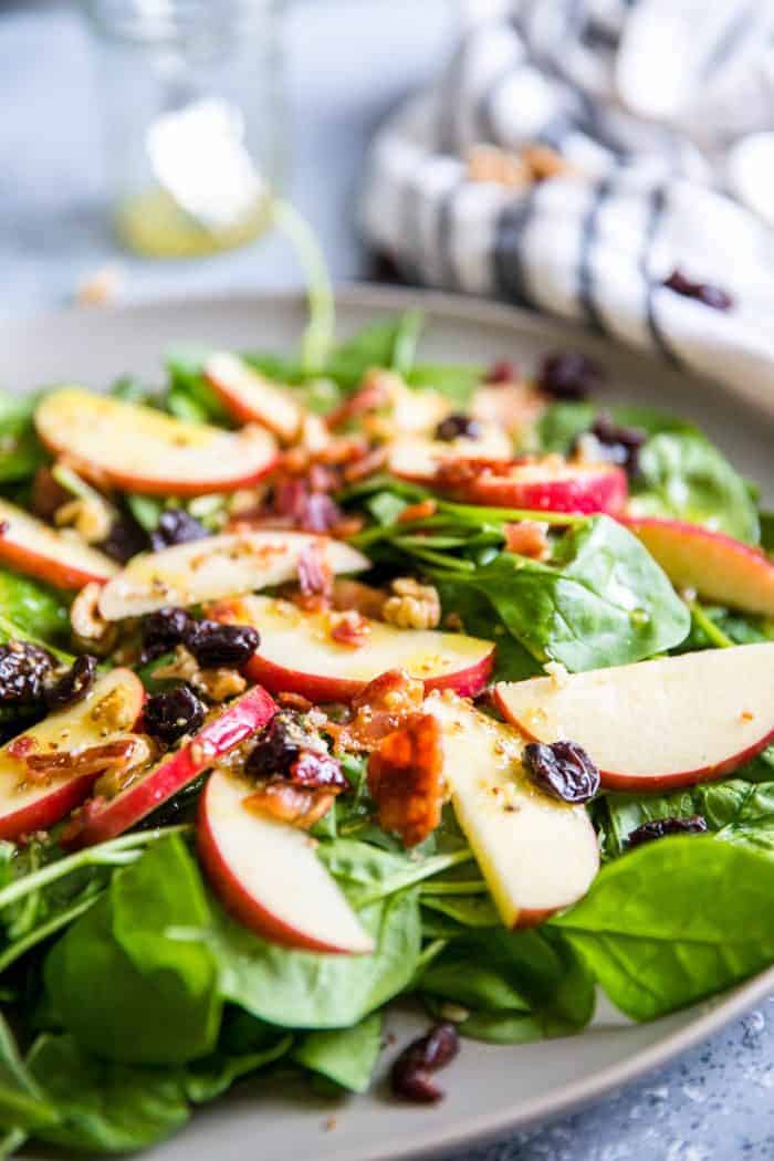 spinach salad with sliced apples