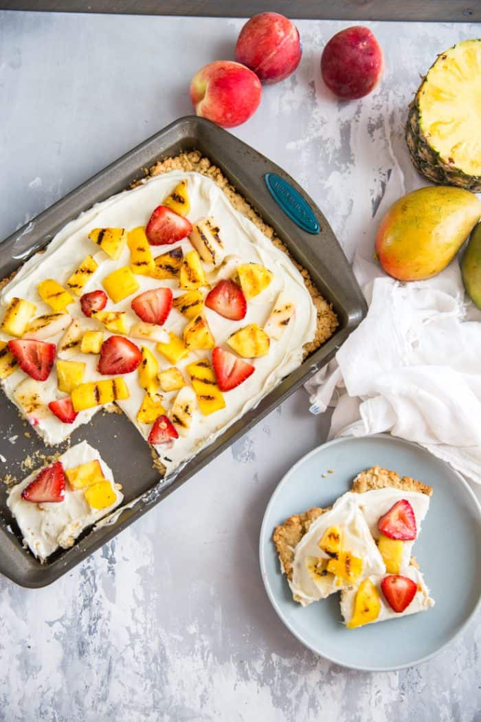 fruit pizza recipe with a slice on the side