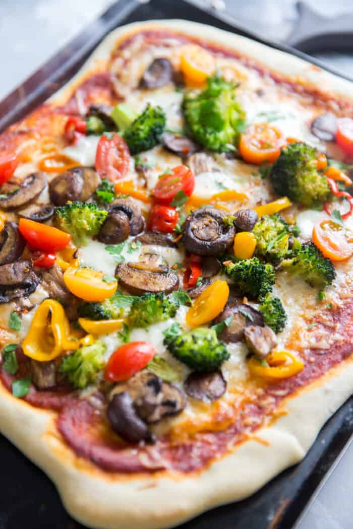 veggie pizza black pan