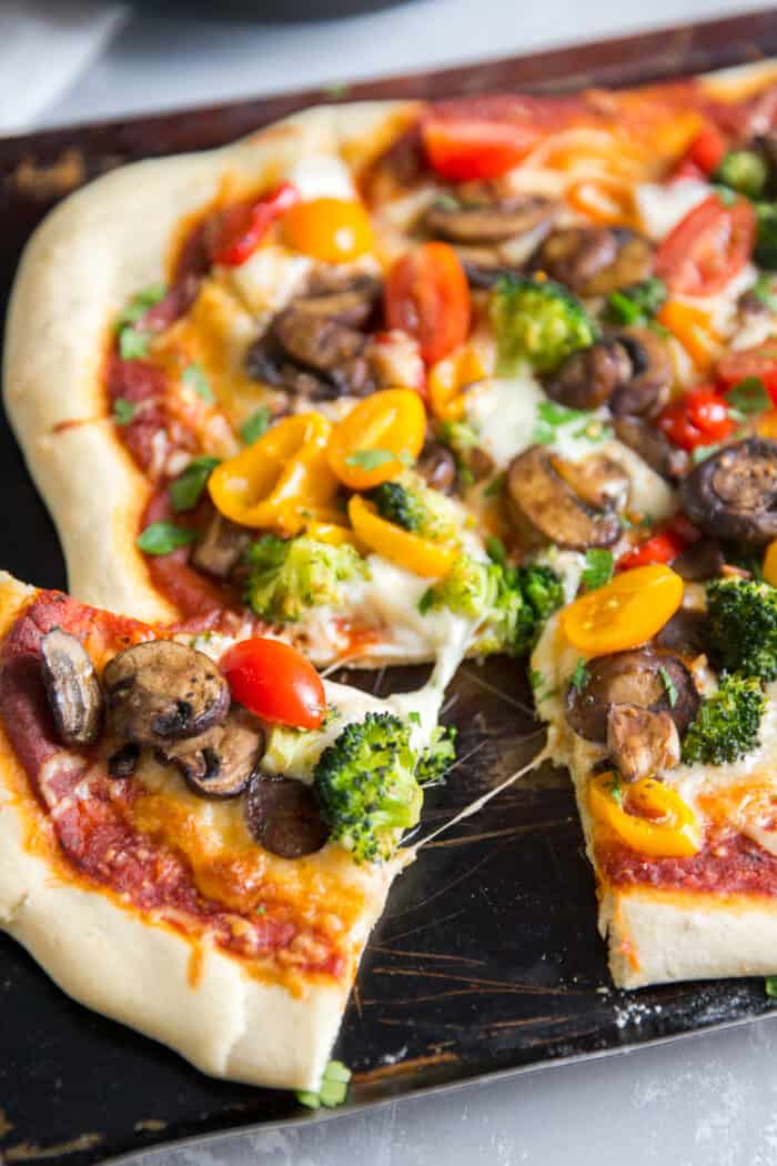 cut veggie pizza