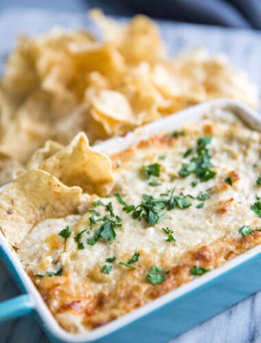 crab dip with chips