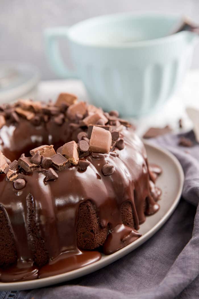 chocolate bundt cake ganache