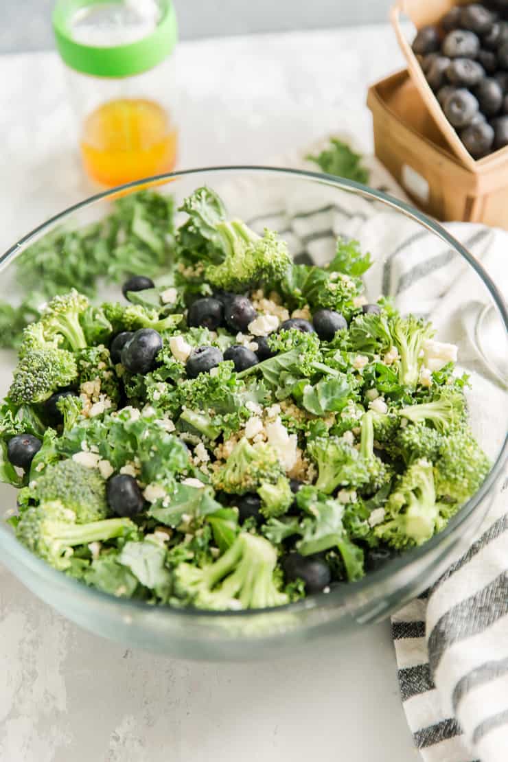 quinoa salad with kale and blueberries