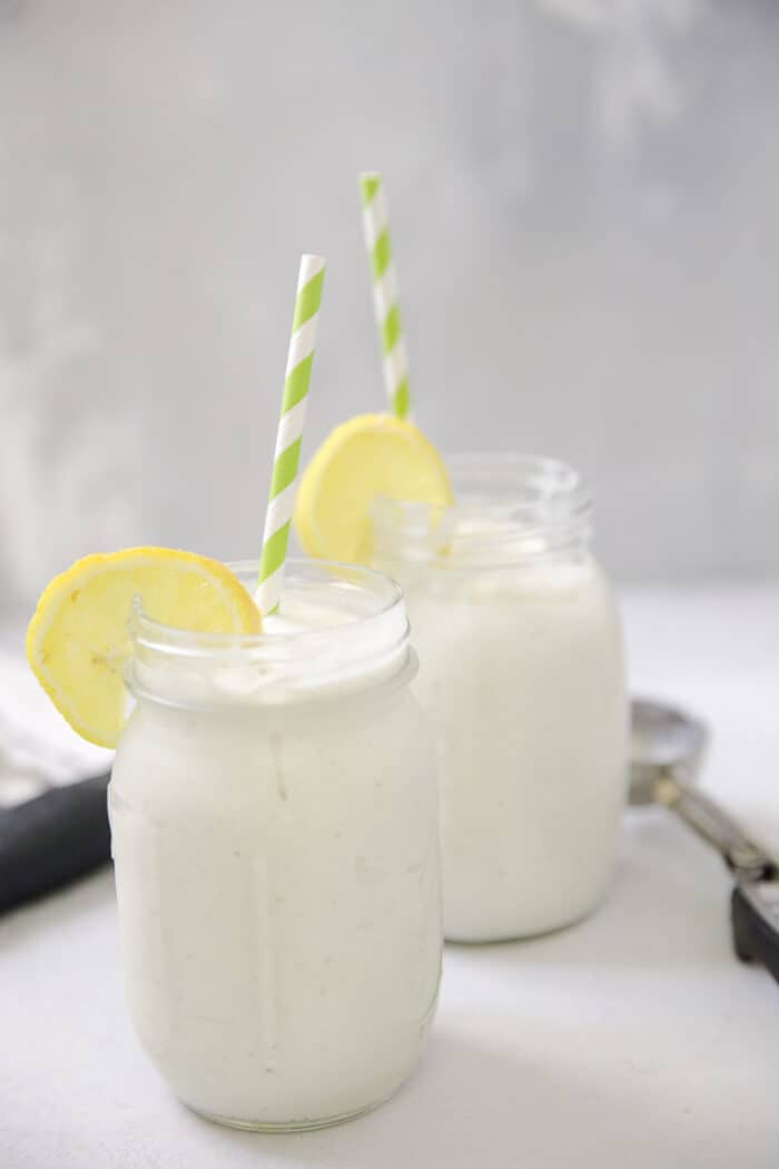 frozen lemonade glasses with straws