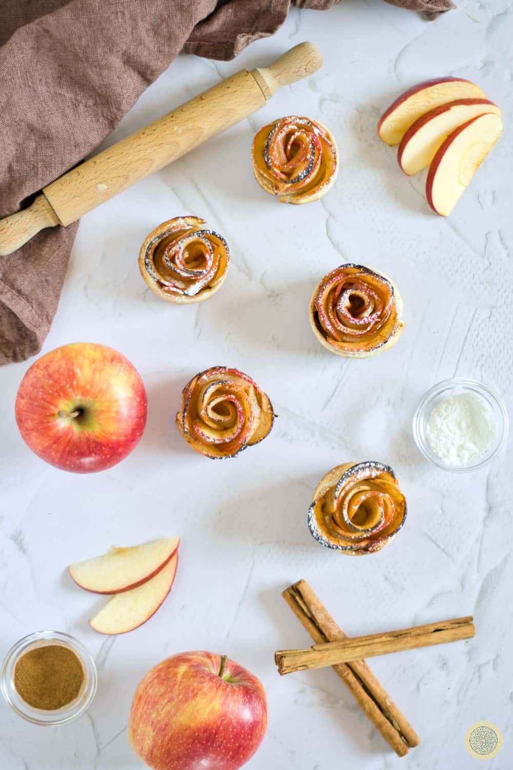 mini apple cinnamon tarts