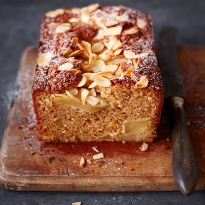 Conference Pear and Cardamom Loaf Cake 