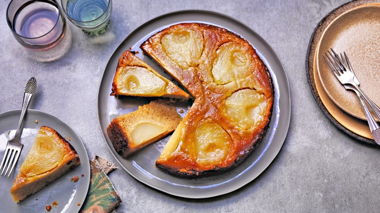 Slow Cooker Pear Upside-Down Cake