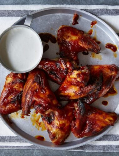Hot Wings in a Sweet and Spicy Glaze
