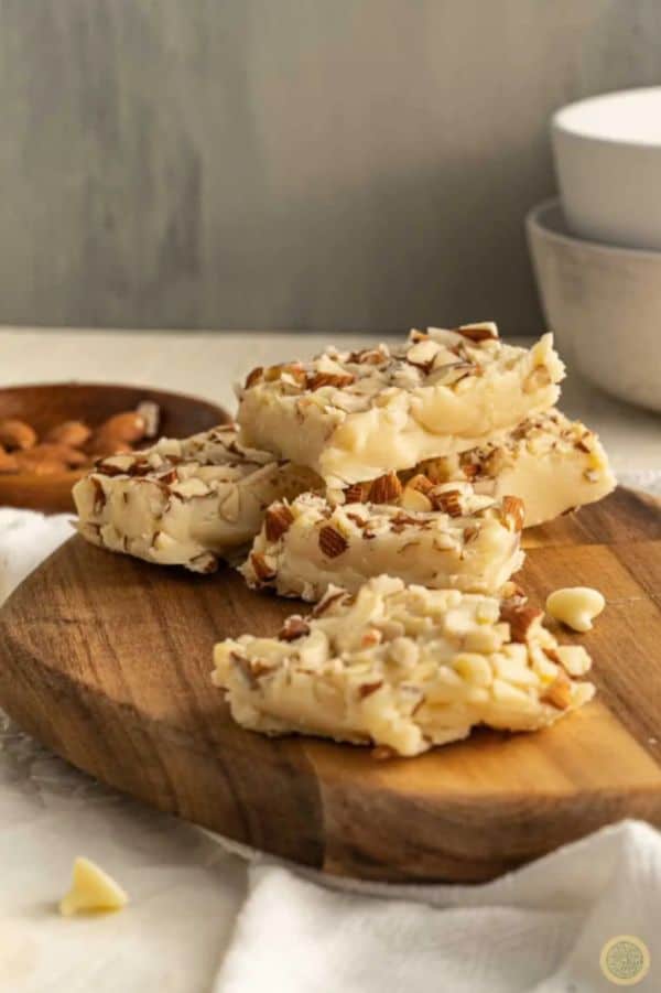 Easy White Chocolate Almond Fudge Recipe