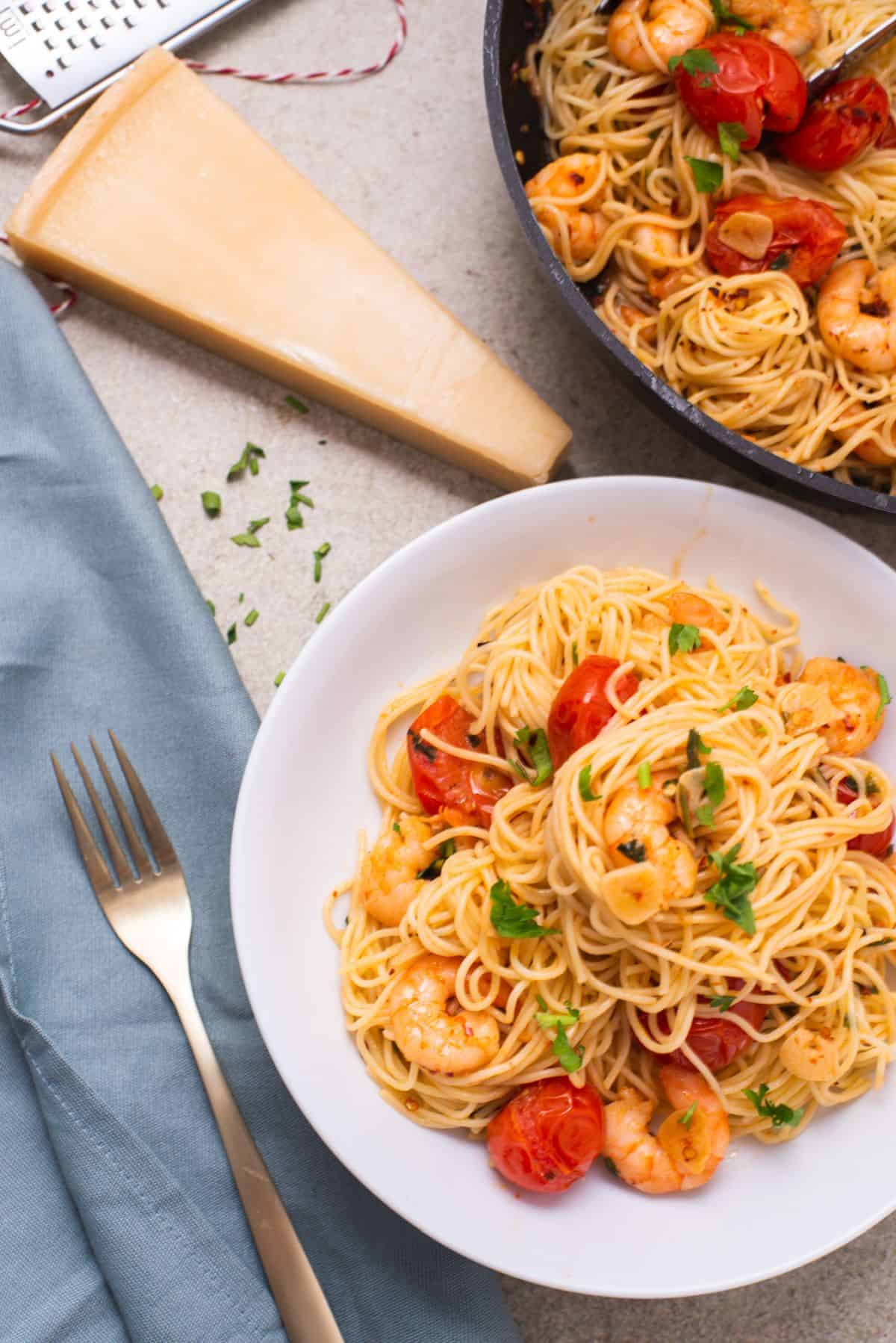 Angel hair pasta with prawns and cherry tomatoes 2
