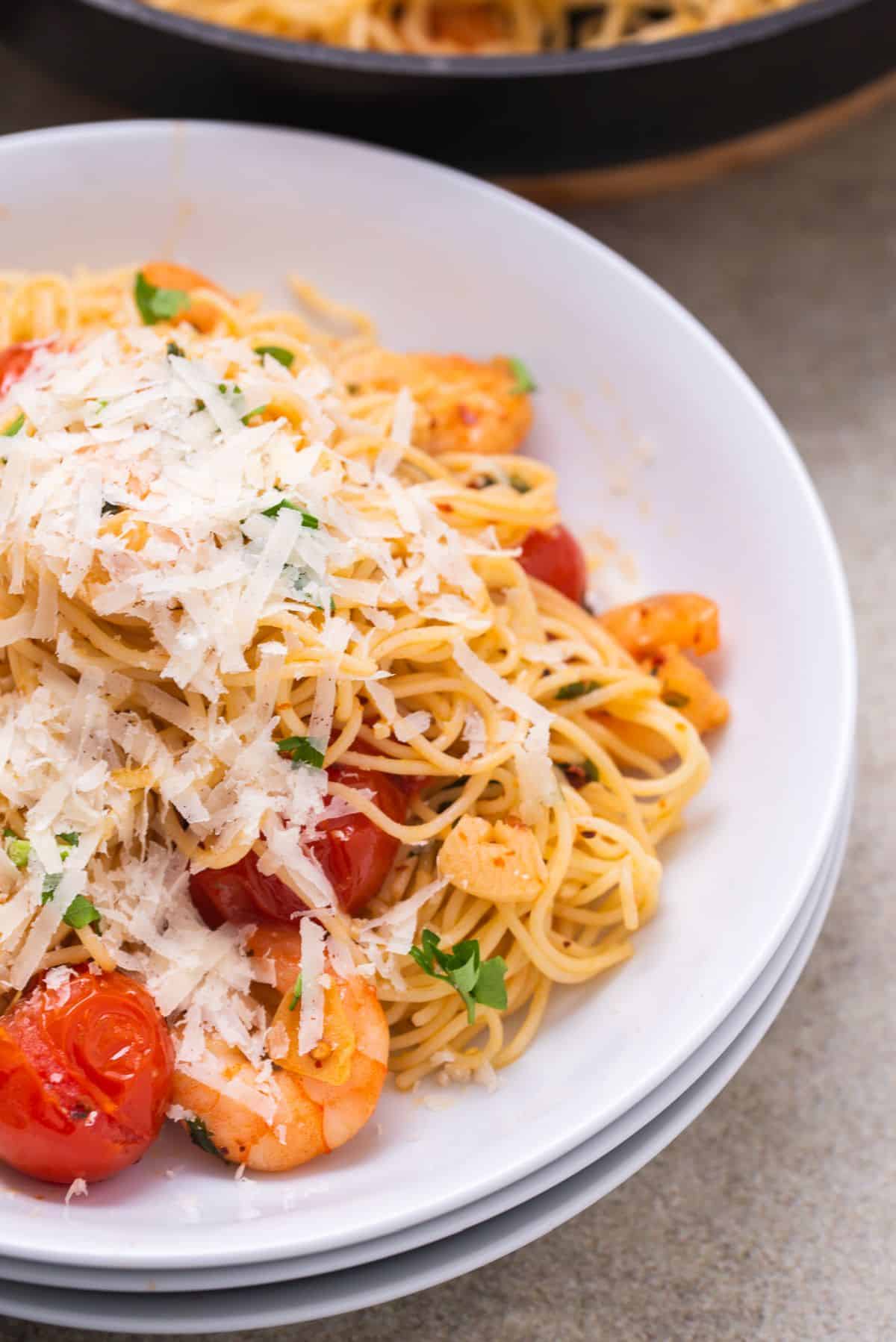 Angel hair pasta with prawns and cherry tomatoes 6