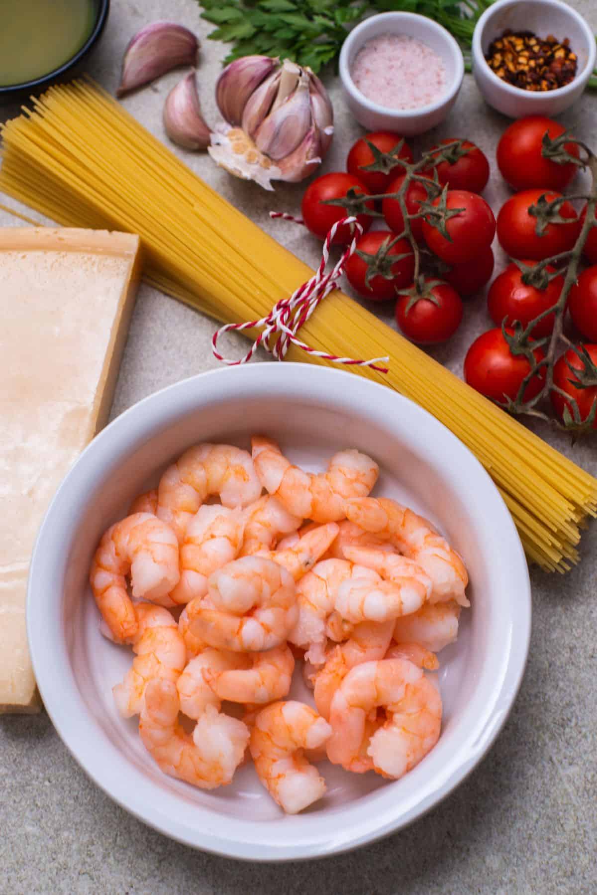 Angel hair pasta with prawns and cherry tomatoes ingredients 2