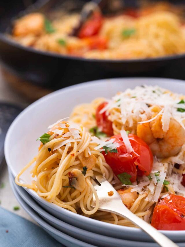 Angel Hair Pasta with Prawns and Cherry Tomatoes