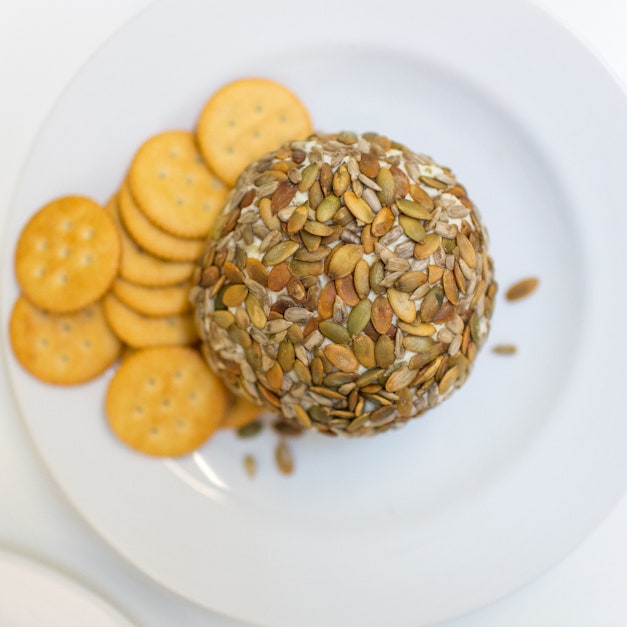 Gruyere and Thyme Cheese Ball
