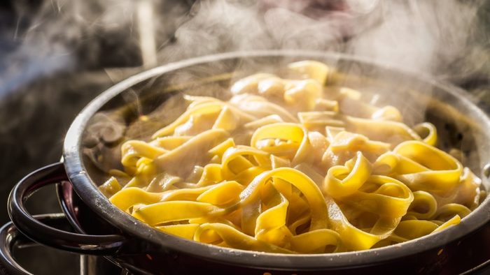 A Michelin-Starred Chef Says Pasta Needs One More Minute Not in the Water, but in the Sauce