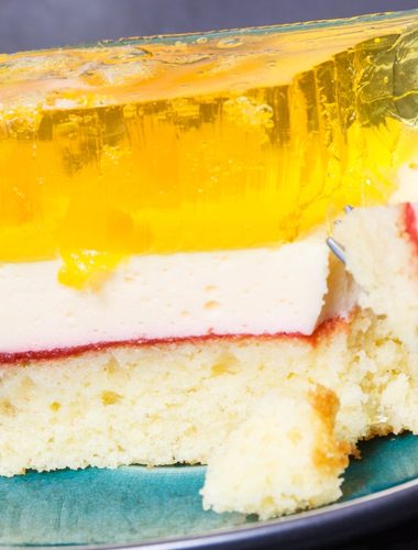Gelatin Isn't Vegetarian, but This Seaweed Ingredient Can Set Your Desserts Instead